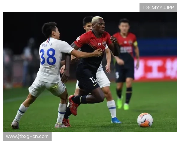 赛后分析：深圳足球队与上海足球队球员个人能力对比与表现评估