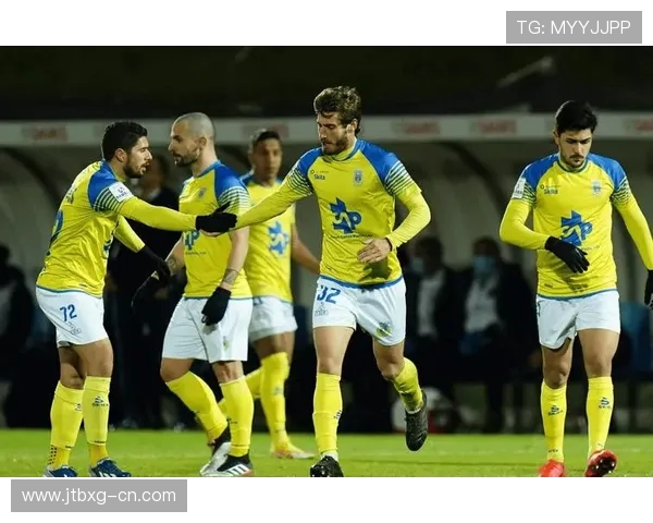 阿维斯与查维斯的激烈对决揭示了足球战术的深度与魅力